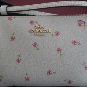 NWT Coach Flower Wristlet w/ Two Charms In Box